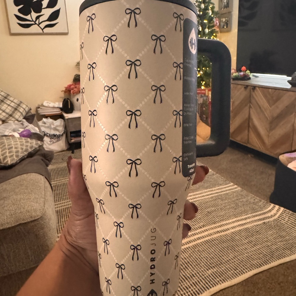 HydroJug Cream Tumbler with Black Bow Design 40 oz